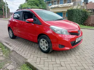 Toyota Vitz 2012 Red