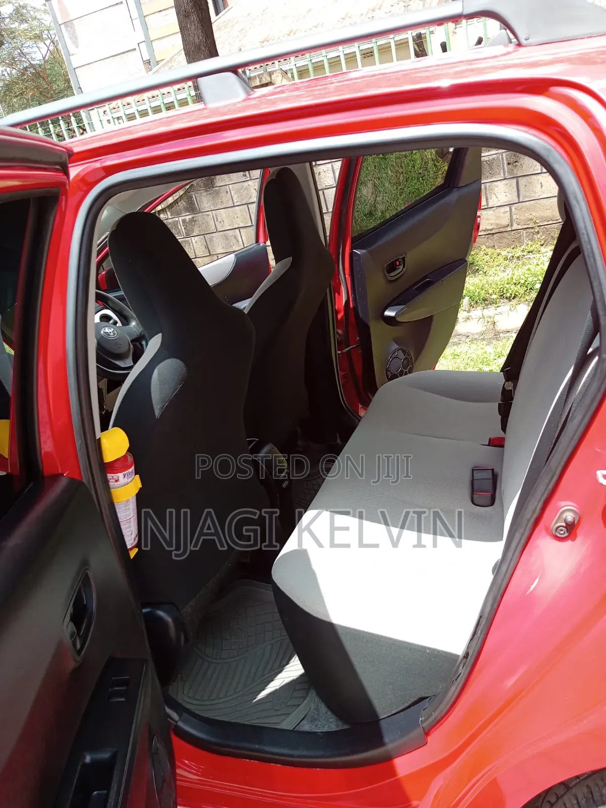Toyota Vitz 2012 Red