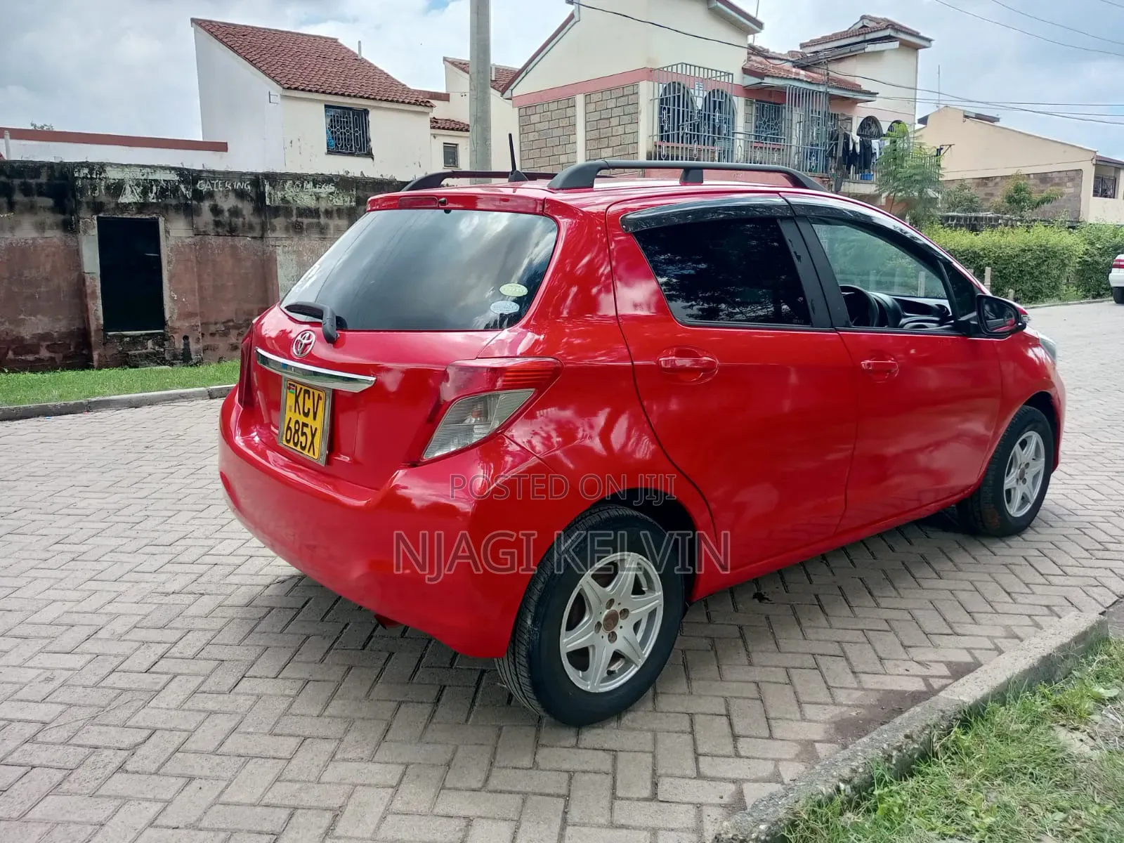 Toyota Vitz 2012 Red