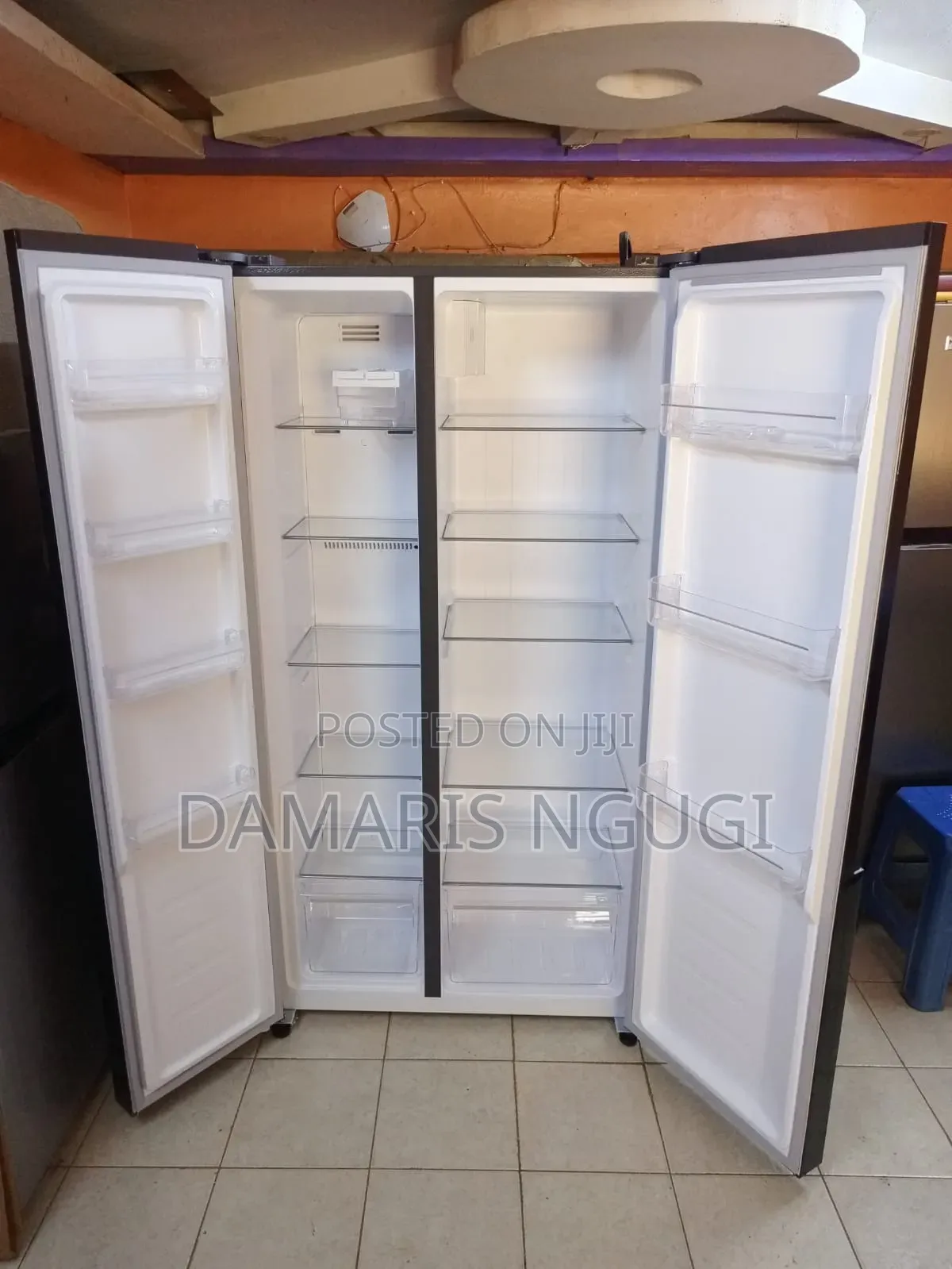 Von Black Side by Side Refrigerator (Good as New )
