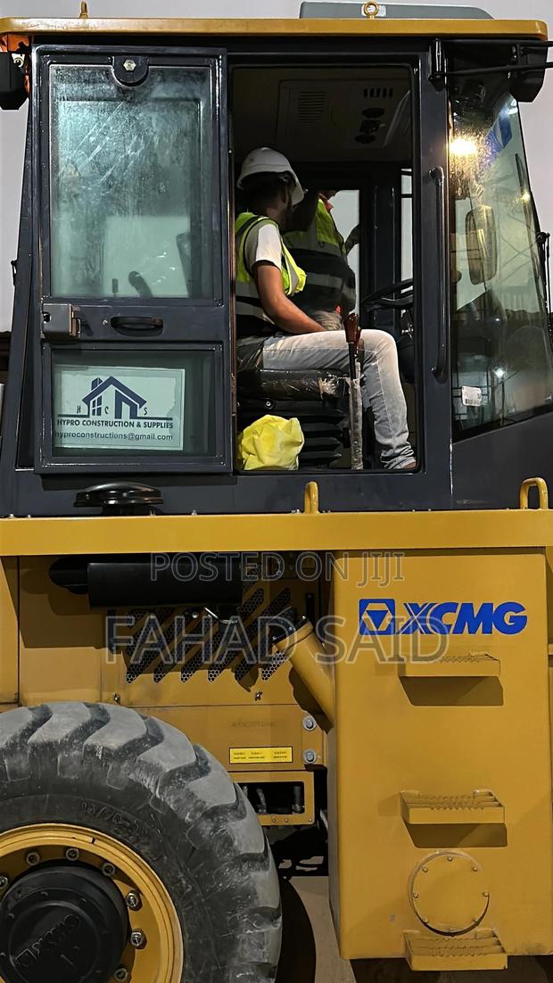 Backhoe Fore Rent - thumbnail 3
