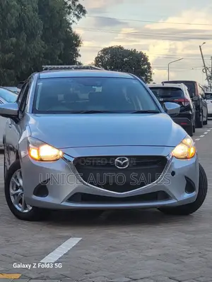Mazda Demio 2017 Silver
