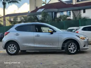 Mazda Demio 2017 Silver