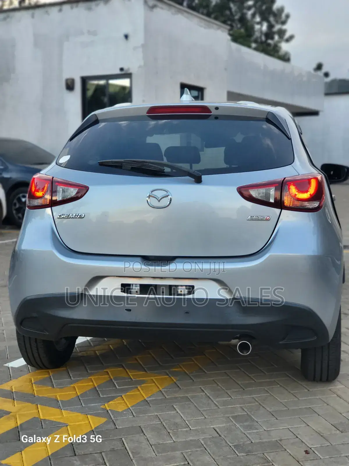 Mazda Demio 2017 Silver