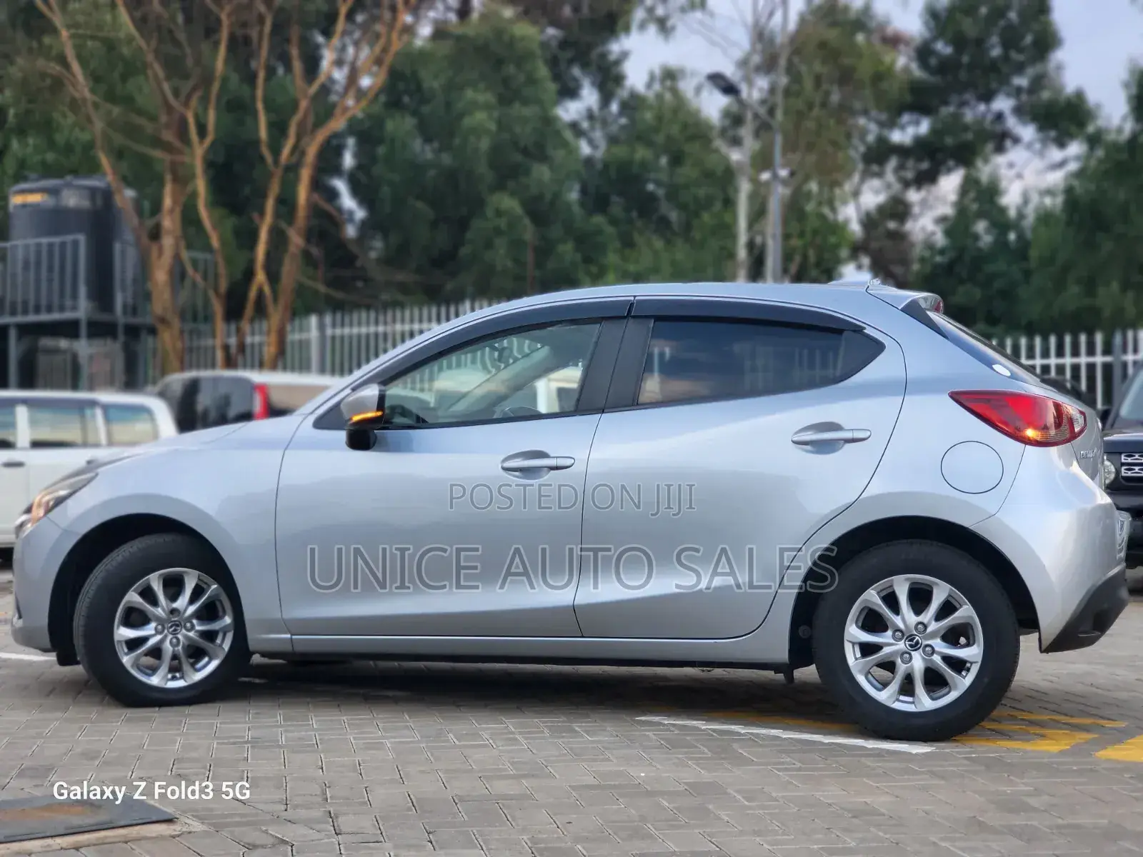 Mazda Demio 2017 Silver
