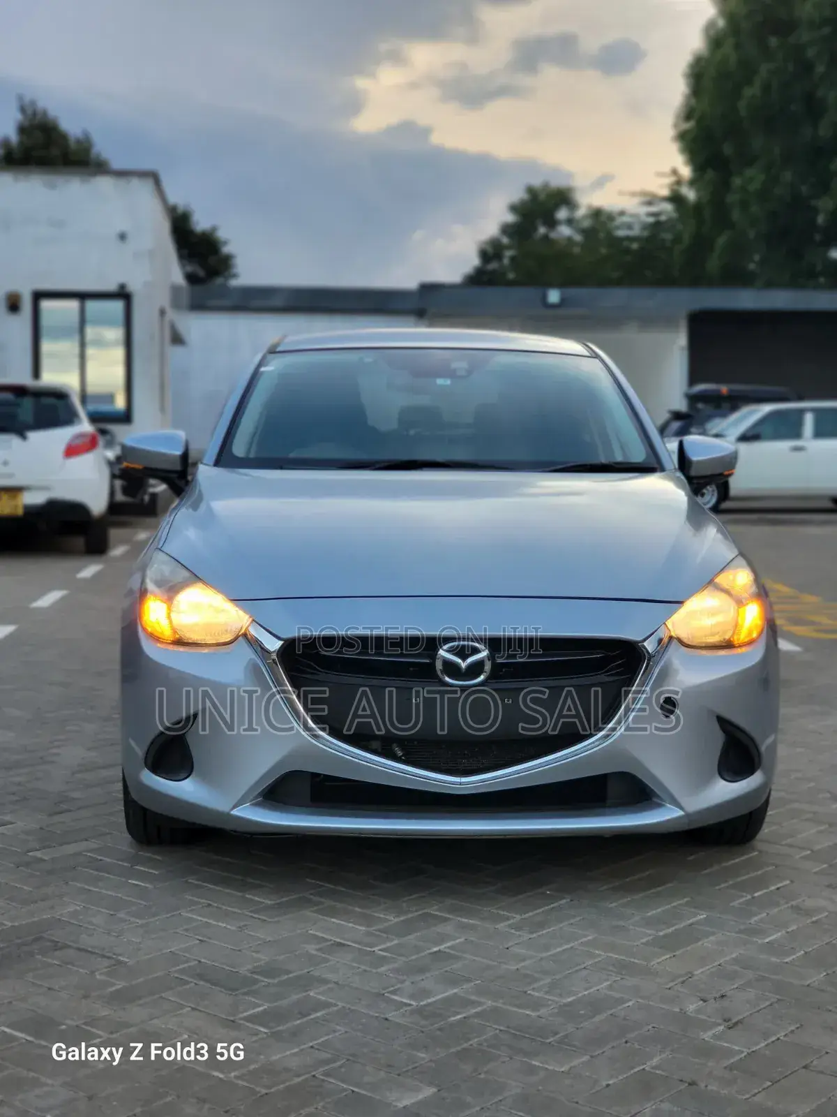 Mazda Demio 2017 Silver