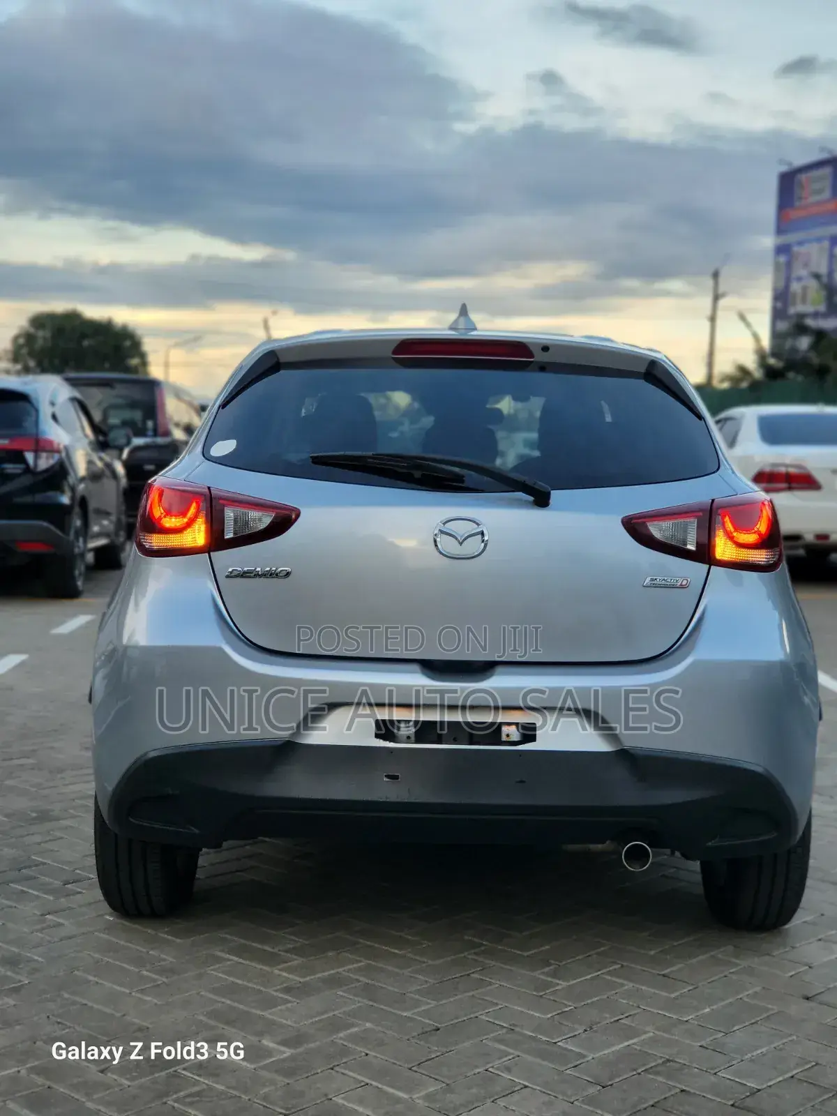 Mazda Demio 2017 Silver