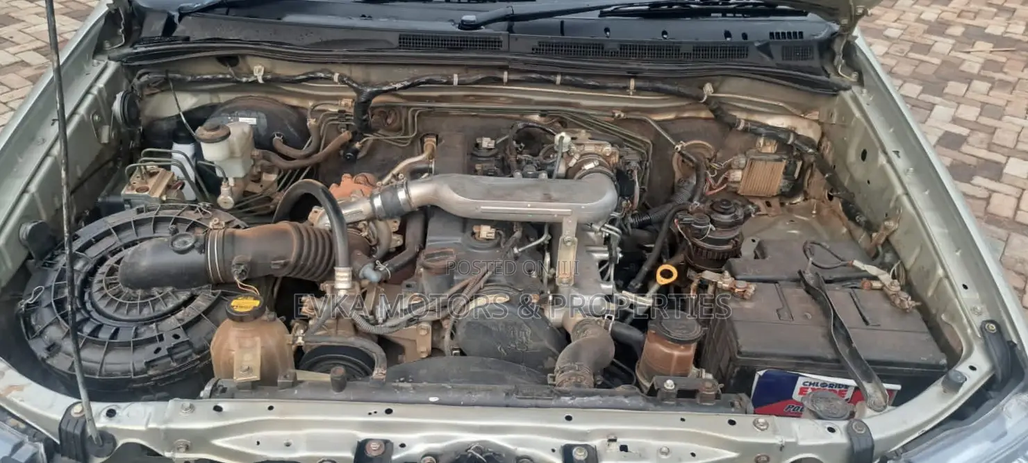 Toyota Hilux 2016 Gray
