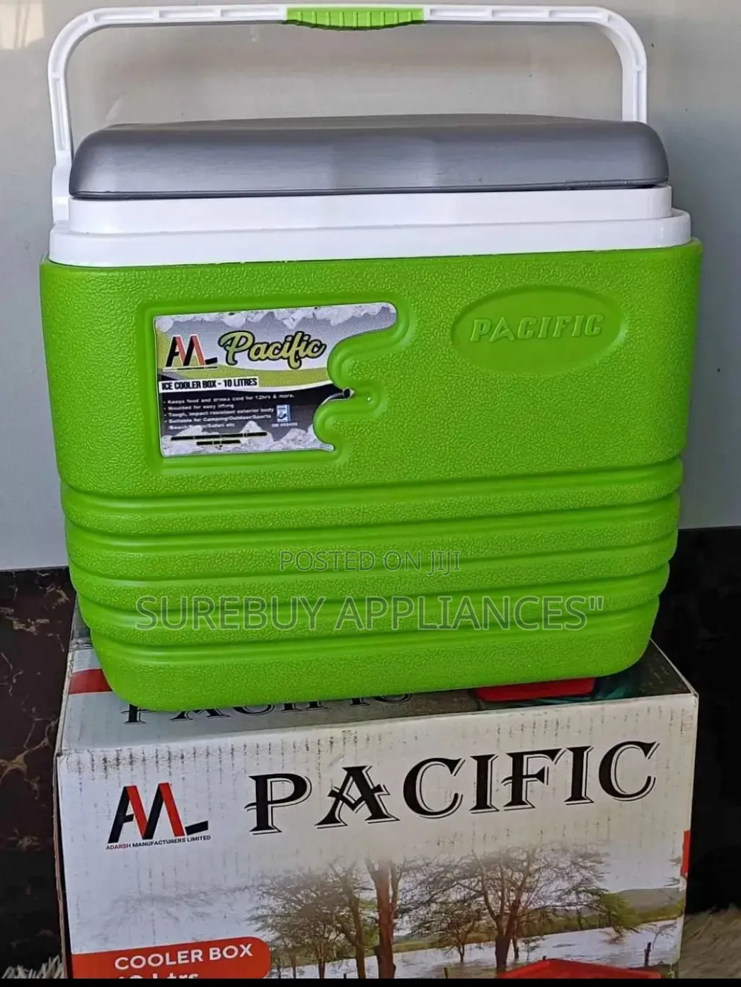 32 Litres Pacific Insulated Cooler Box