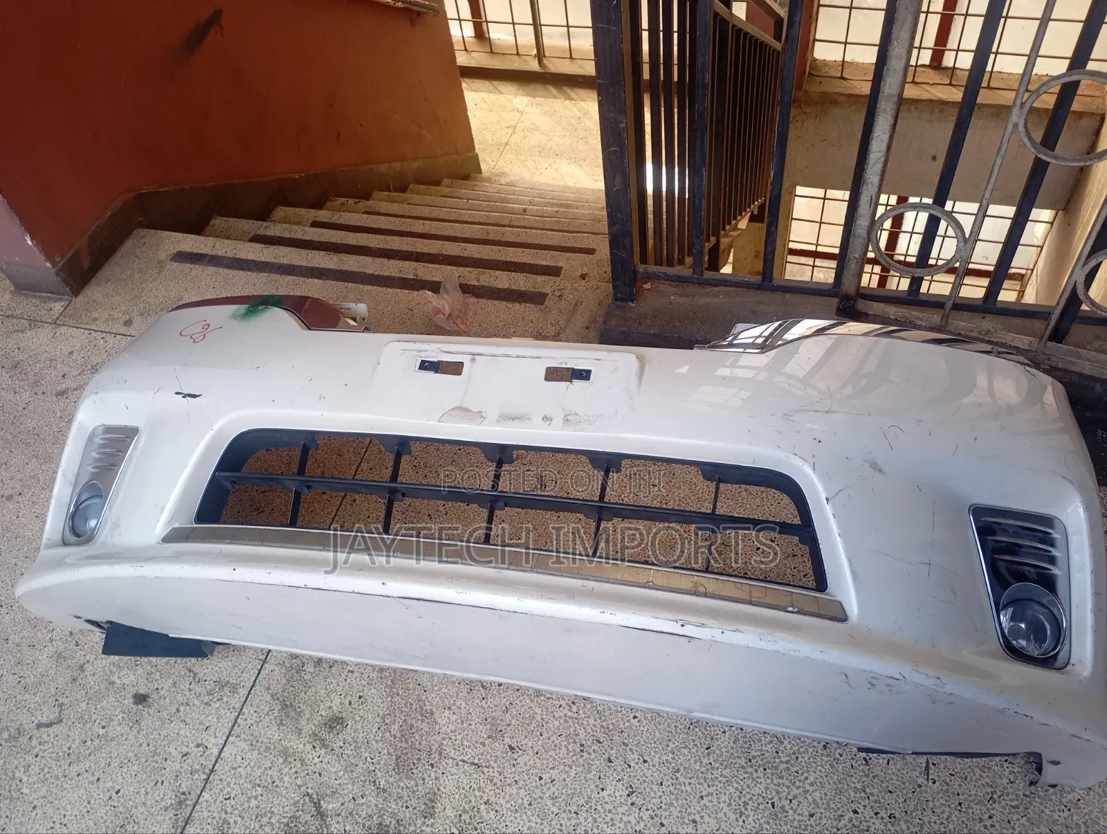 Serena C26 Front Bumper on Stock