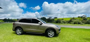 Porsche Cayenne S AWD 2016 Gold