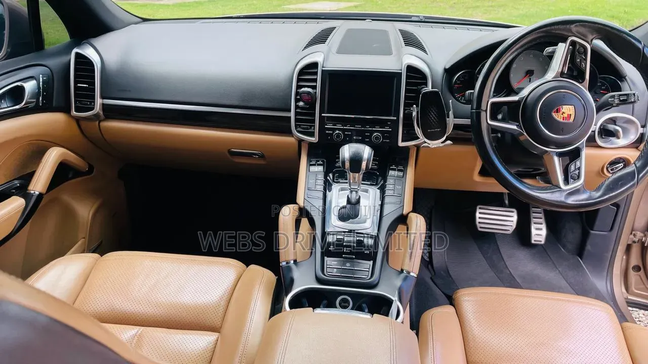 Porsche Cayenne S AWD 2016 Gold
