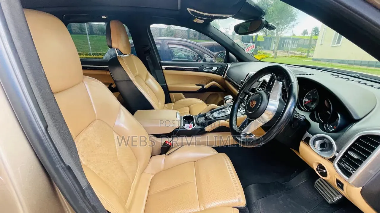 Porsche Cayenne S AWD 2016 Gold