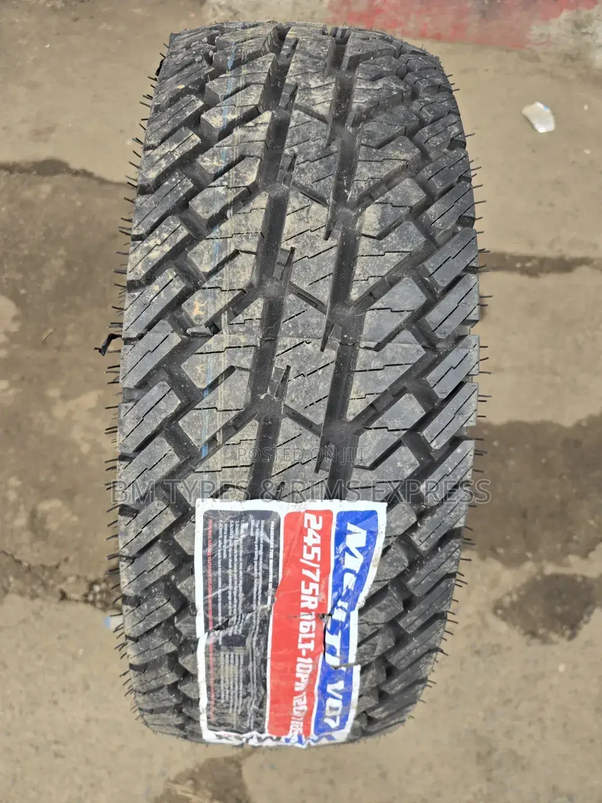 245 /75 R16 Vinmax Tyres (Commercial).