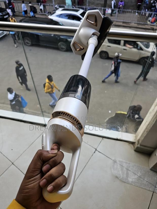 Wireless, Rechargeable Handheld Vacuum Cleaner