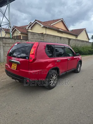 Nissan X-Trail 2011 Red