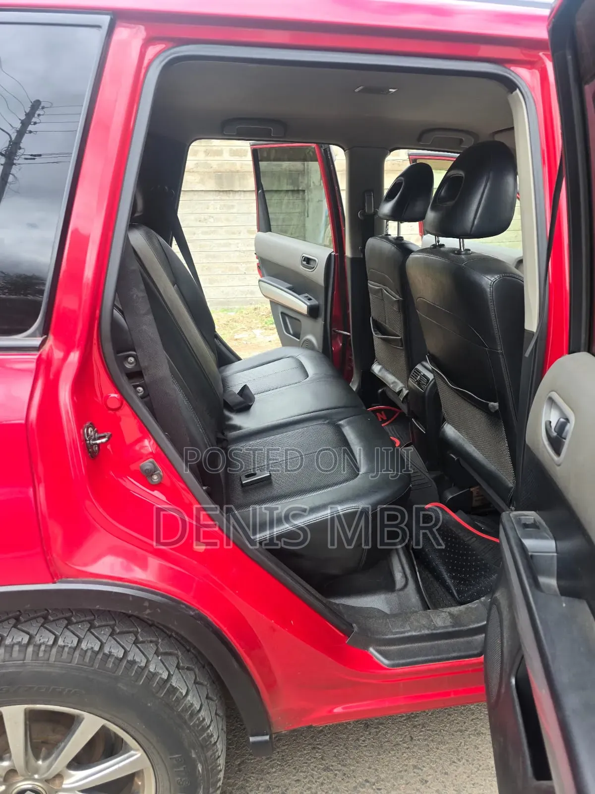 Nissan X-Trail 2011 Red