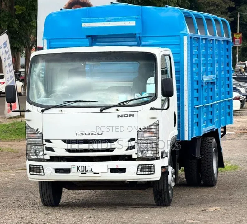 Isuzu NQR 2022 White