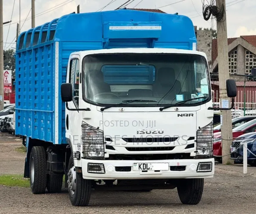 Isuzu NQR 2022 White