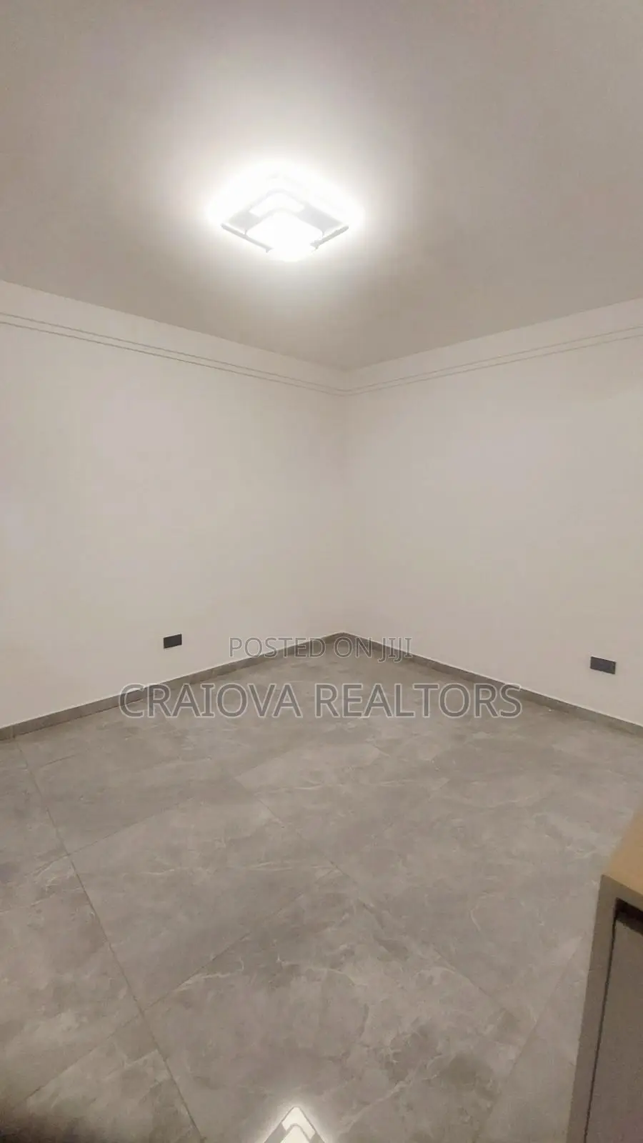Studio Apartment in Valley Arcade for sale