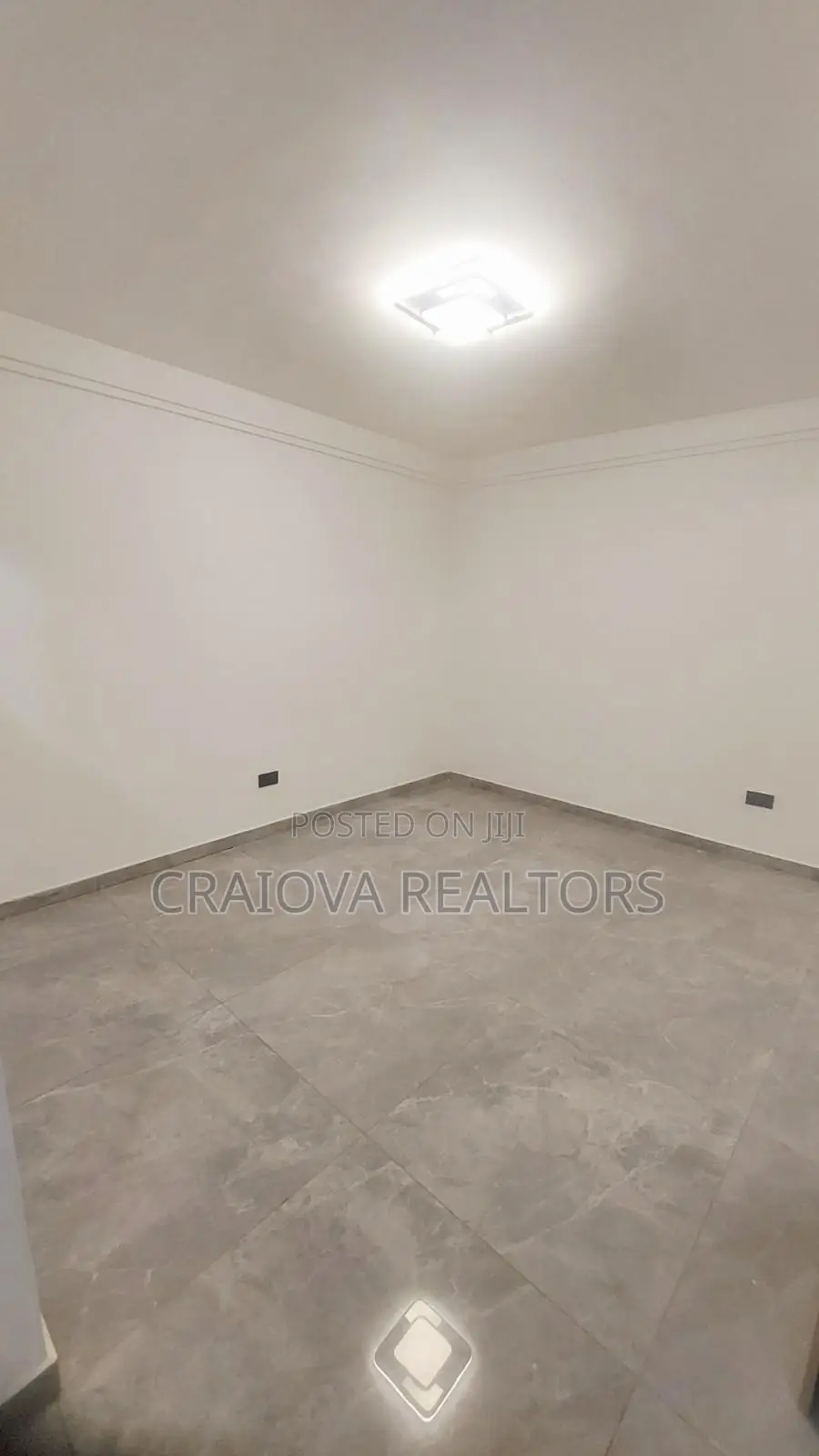 Studio Apartment in Valley Arcade for sale