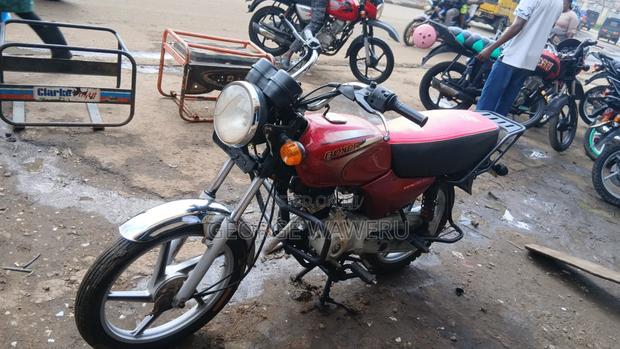 Bajaj Boxer 100 2023 Red