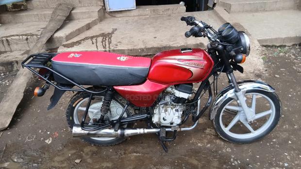 Bajaj Boxer 100 2023 Red - thumbnail 3