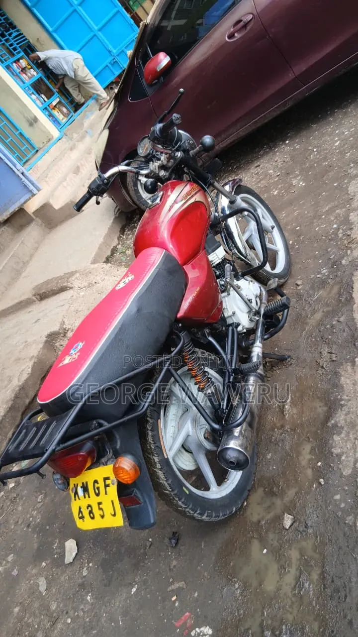 Bajaj Boxer 100 2023 Red
