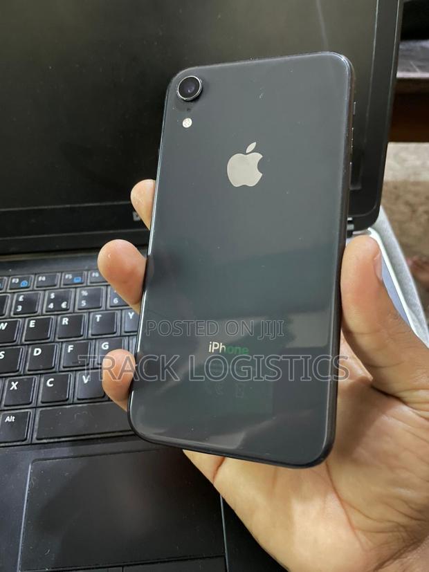 Apple XR 128 GB Black