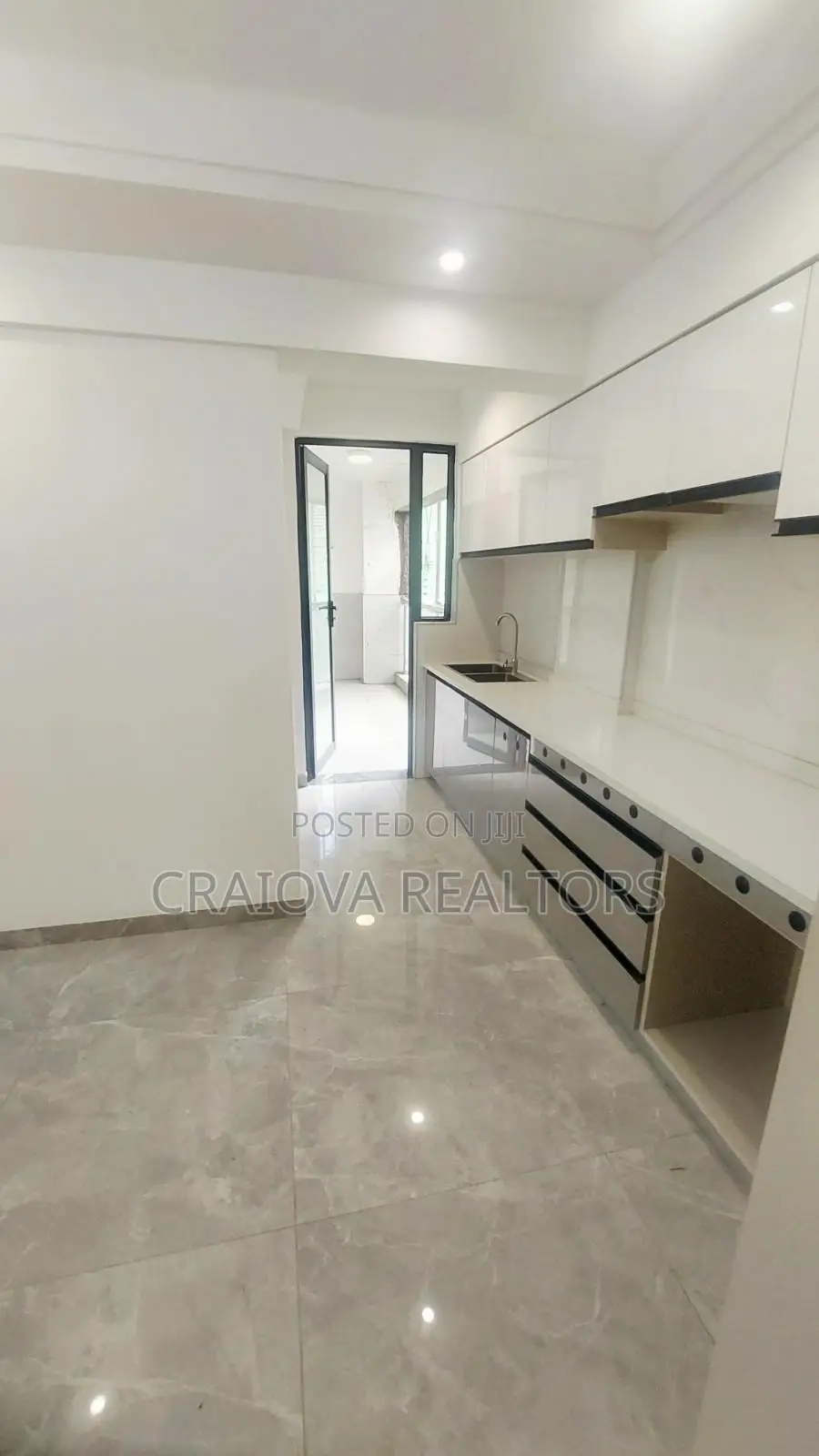 Studio Apartment in Valley Arcade for sale