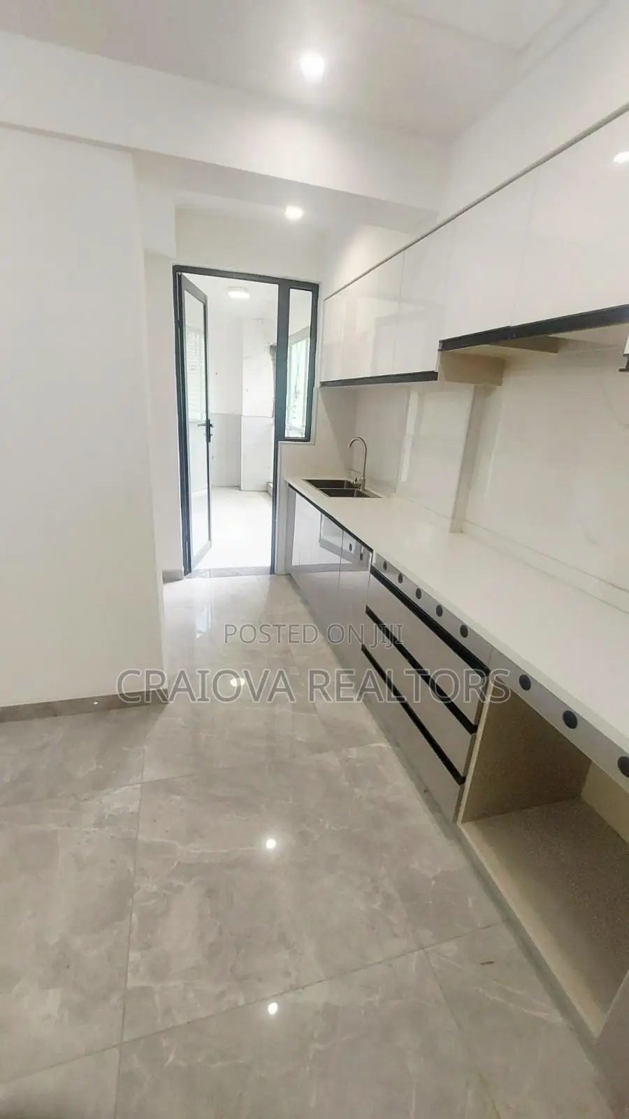 Studio Apartment in Valley Arcade for sale