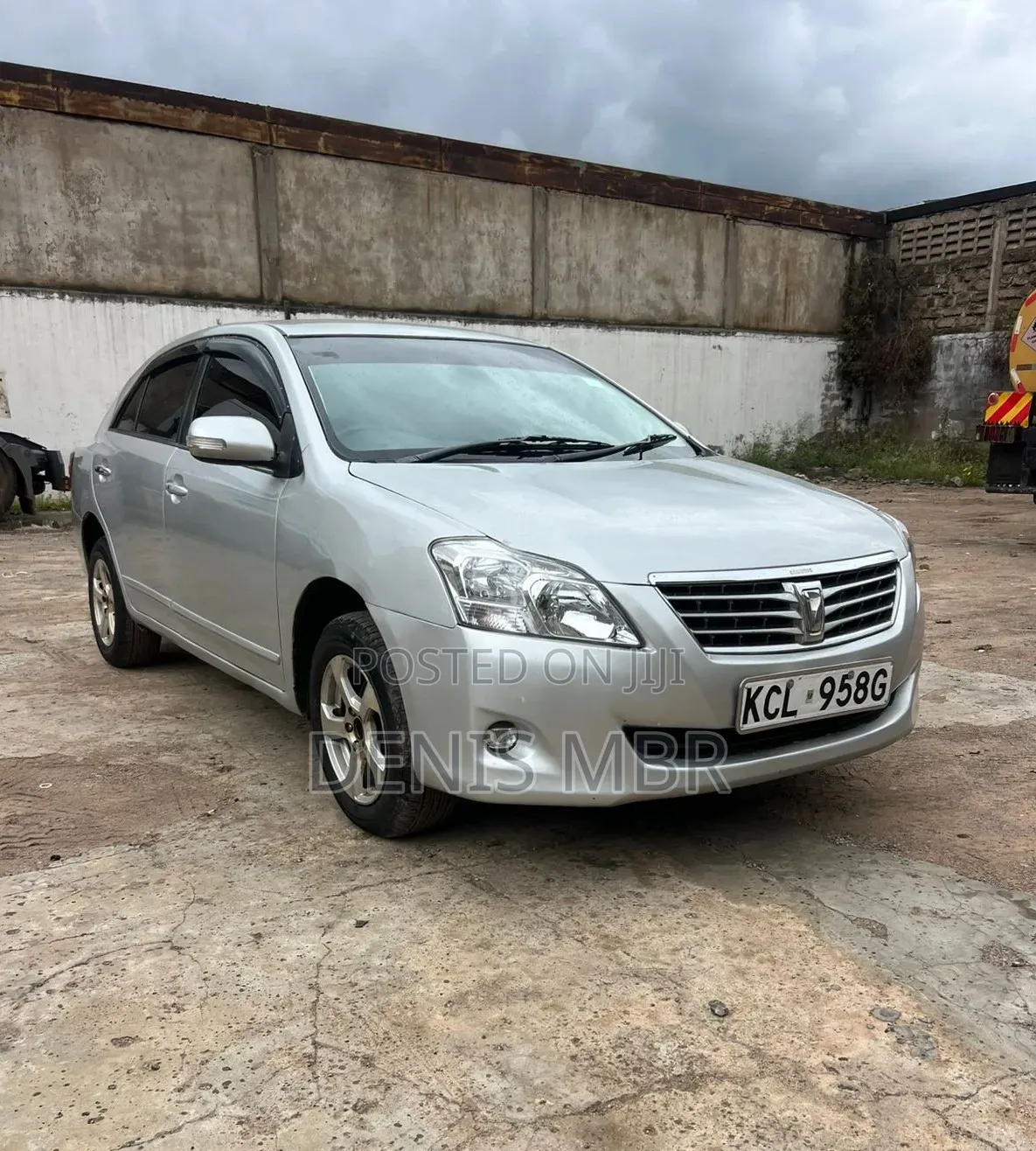 Toyota Premio 2011 Silver
