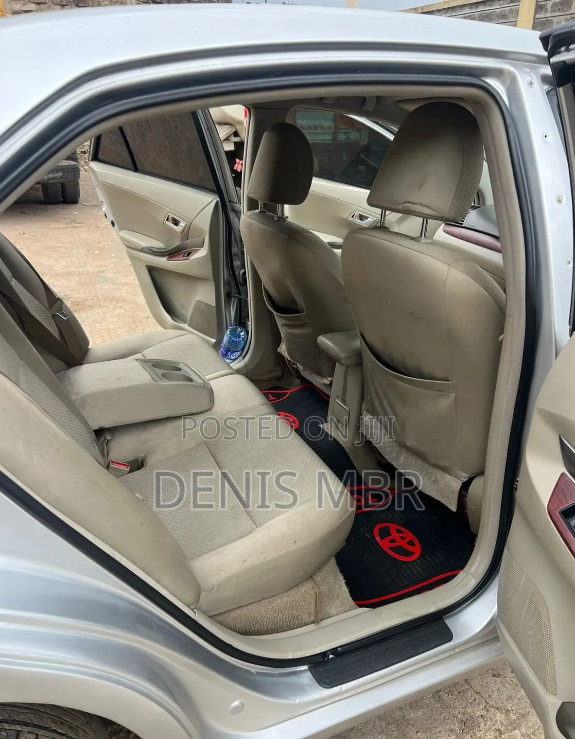 Toyota Premio 2011 Silver