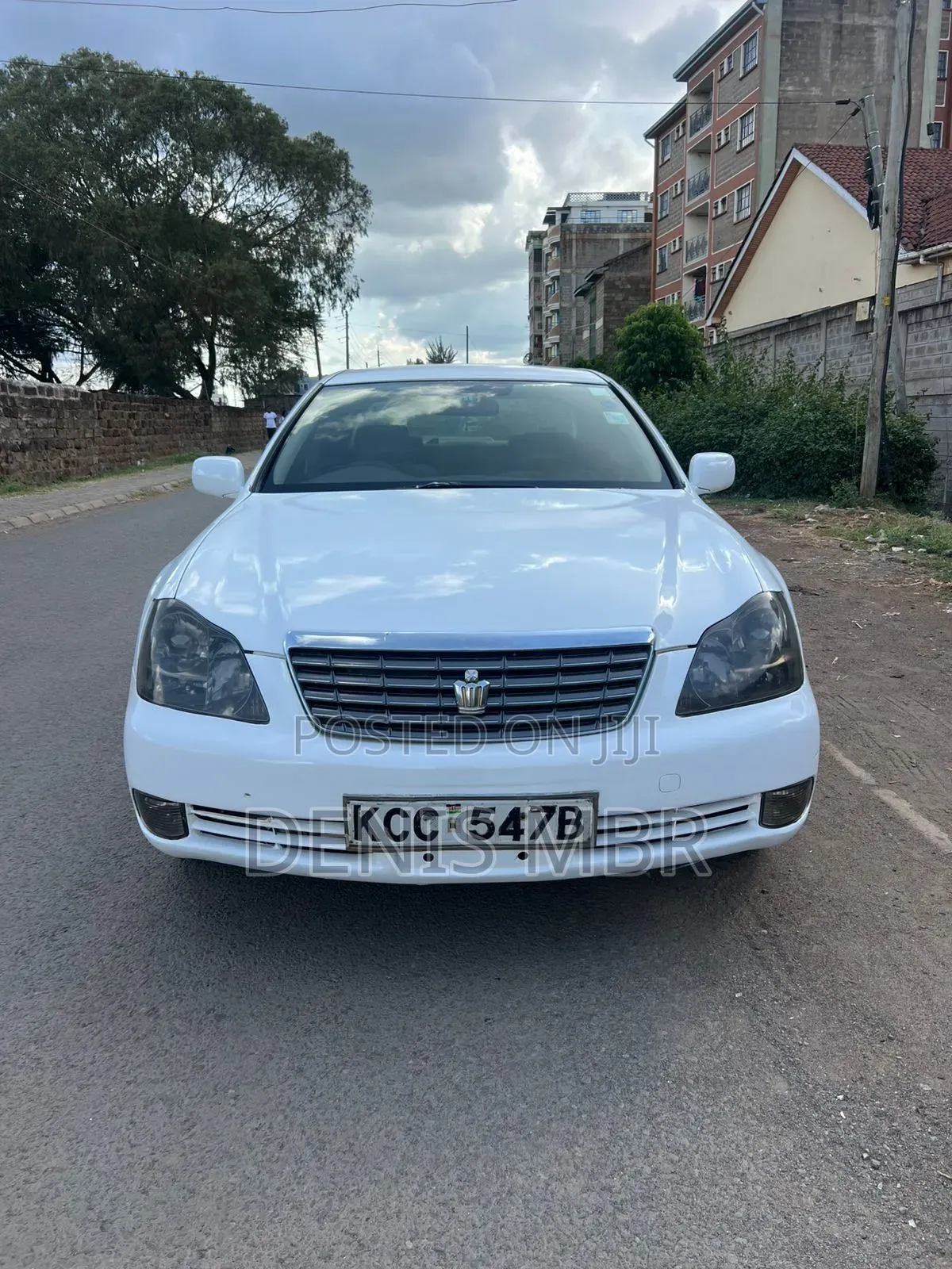 Toyota Crown 2010 White