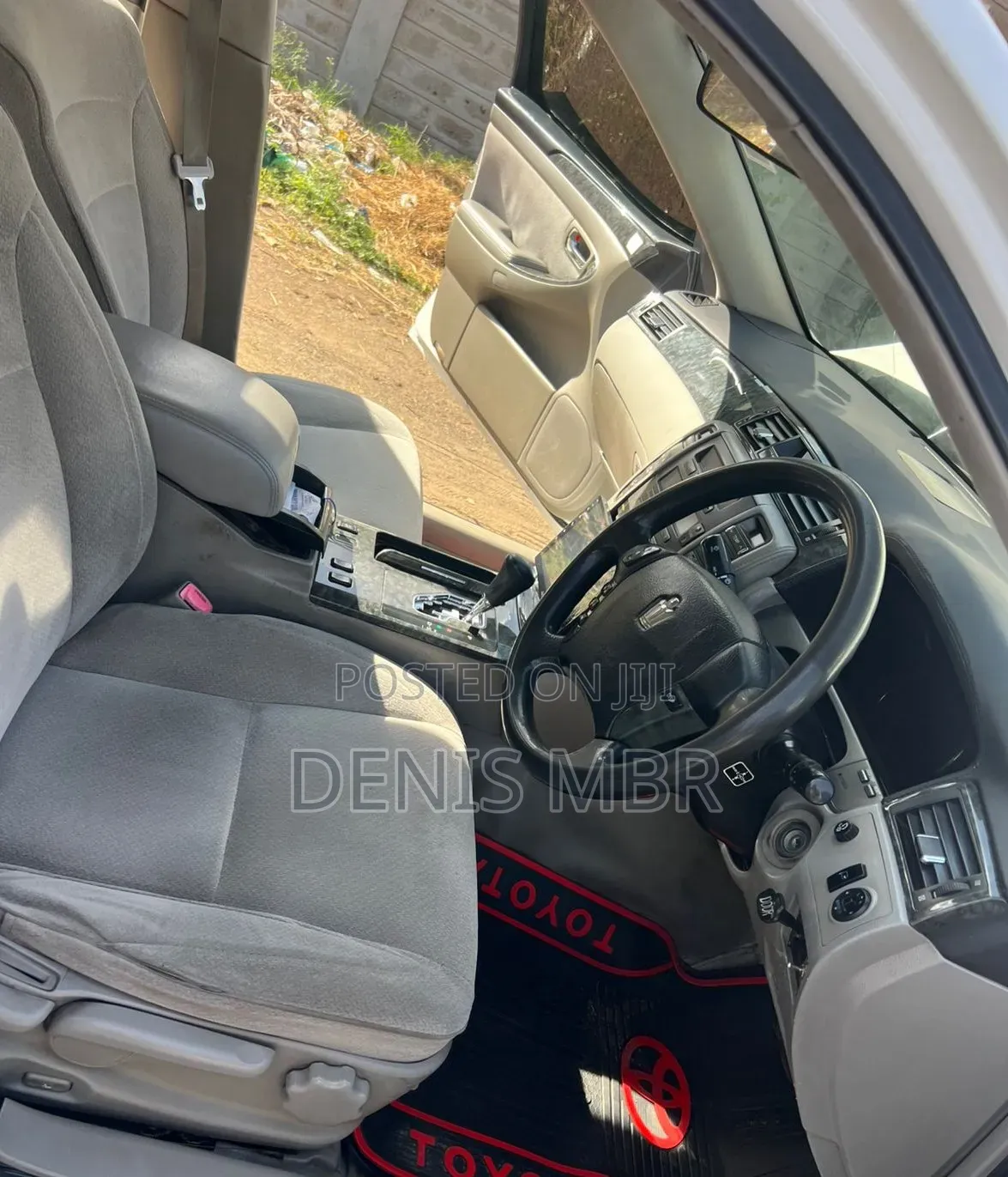 Toyota Crown 2010 White