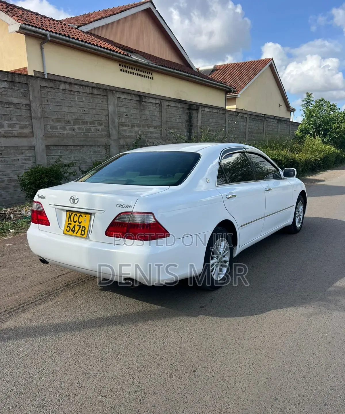 Toyota Crown 2010 White