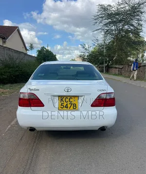 Toyota Crown 2010 White