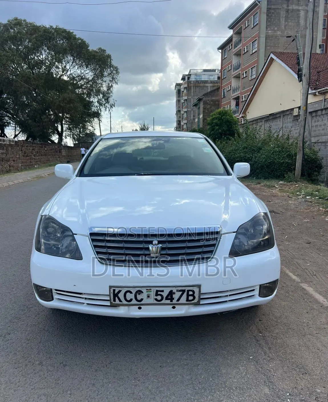 Toyota Crown 2010 White