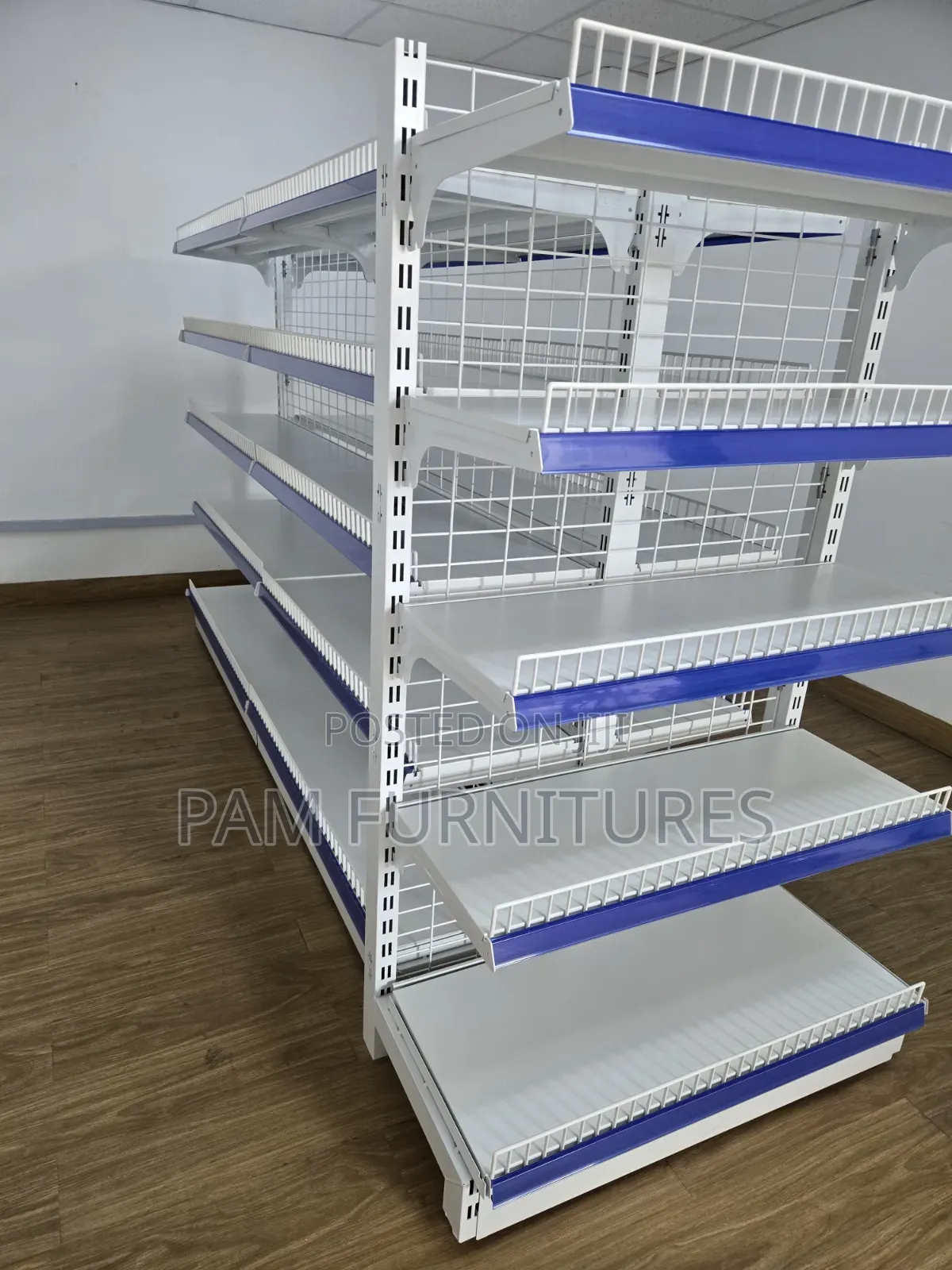 Quality Standardized Metalic Shelves