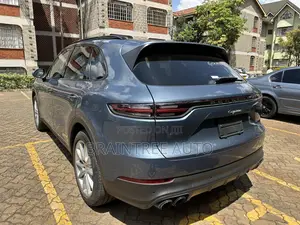 Porsche Cayenne Base AWD 2018 Blue