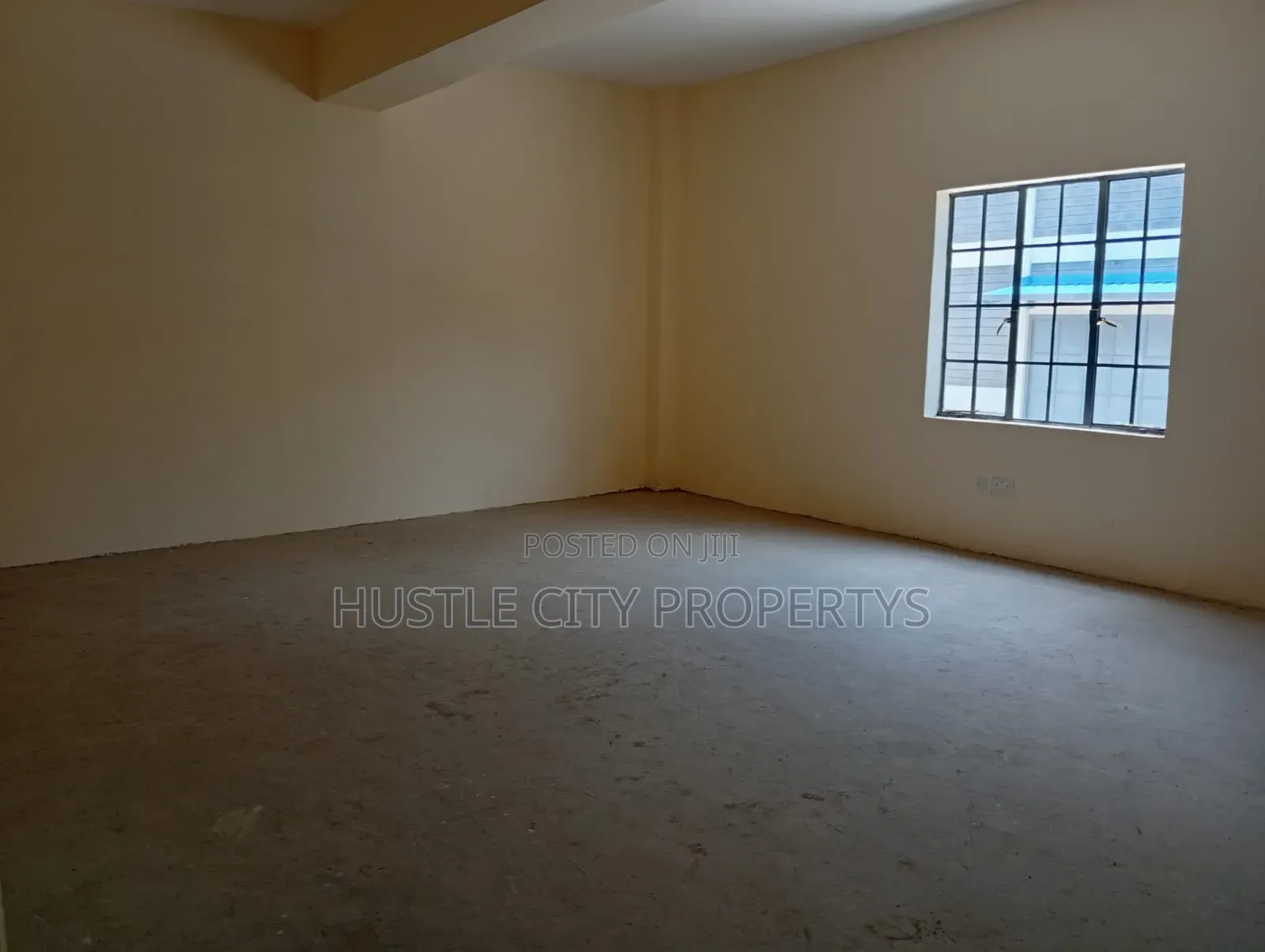 Godown to Let Along Baba Dogo Area 8000 Sq Ft 38 Per Sq Ft