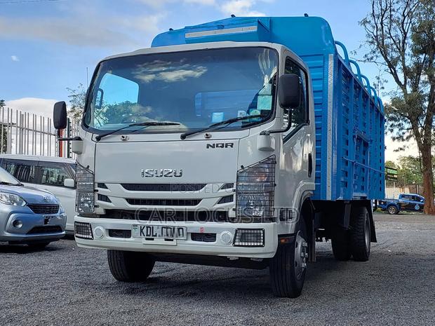 Isuzu NQR Truck Open Body - main view