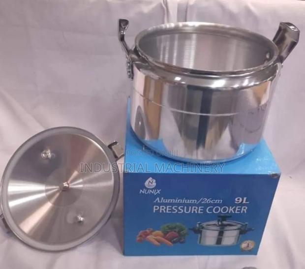 9 Litre Pressure Cooker