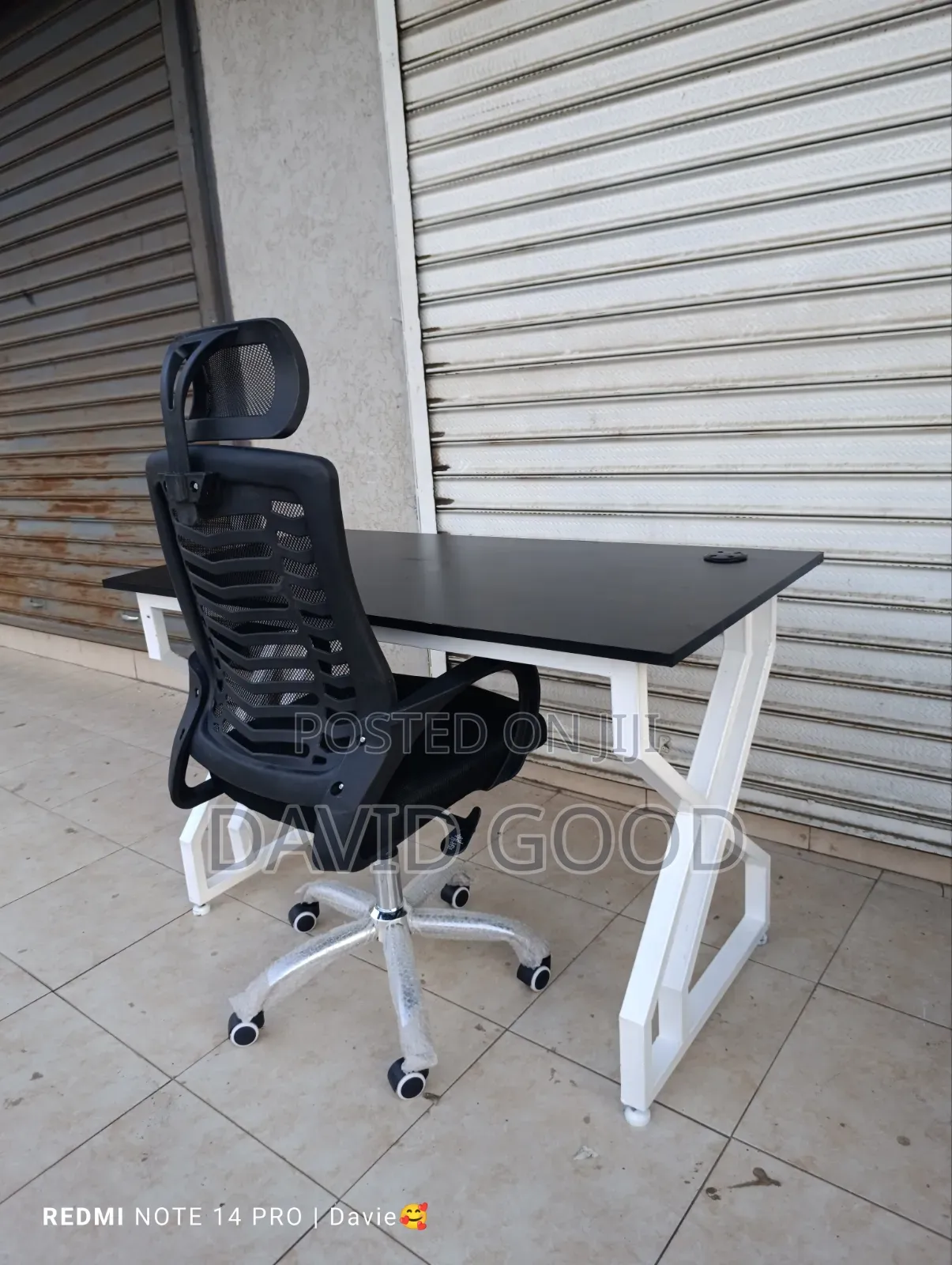 Ergonomic Office Chair and Table