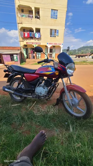 Bajaj Boxer 125 2021 Red