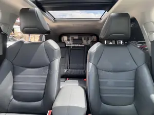 Toyota RAV4 Adventure 2019 White