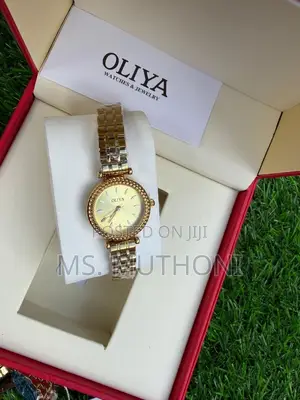 Textured Bezel Gold-Tone Ladies Wristwatch Ladies Watches  *
