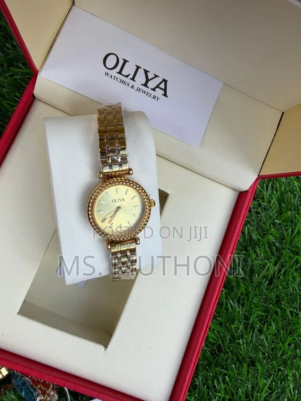 Textured Bezel Gold-Tone Ladies Wristwatch Ladies Watches  *