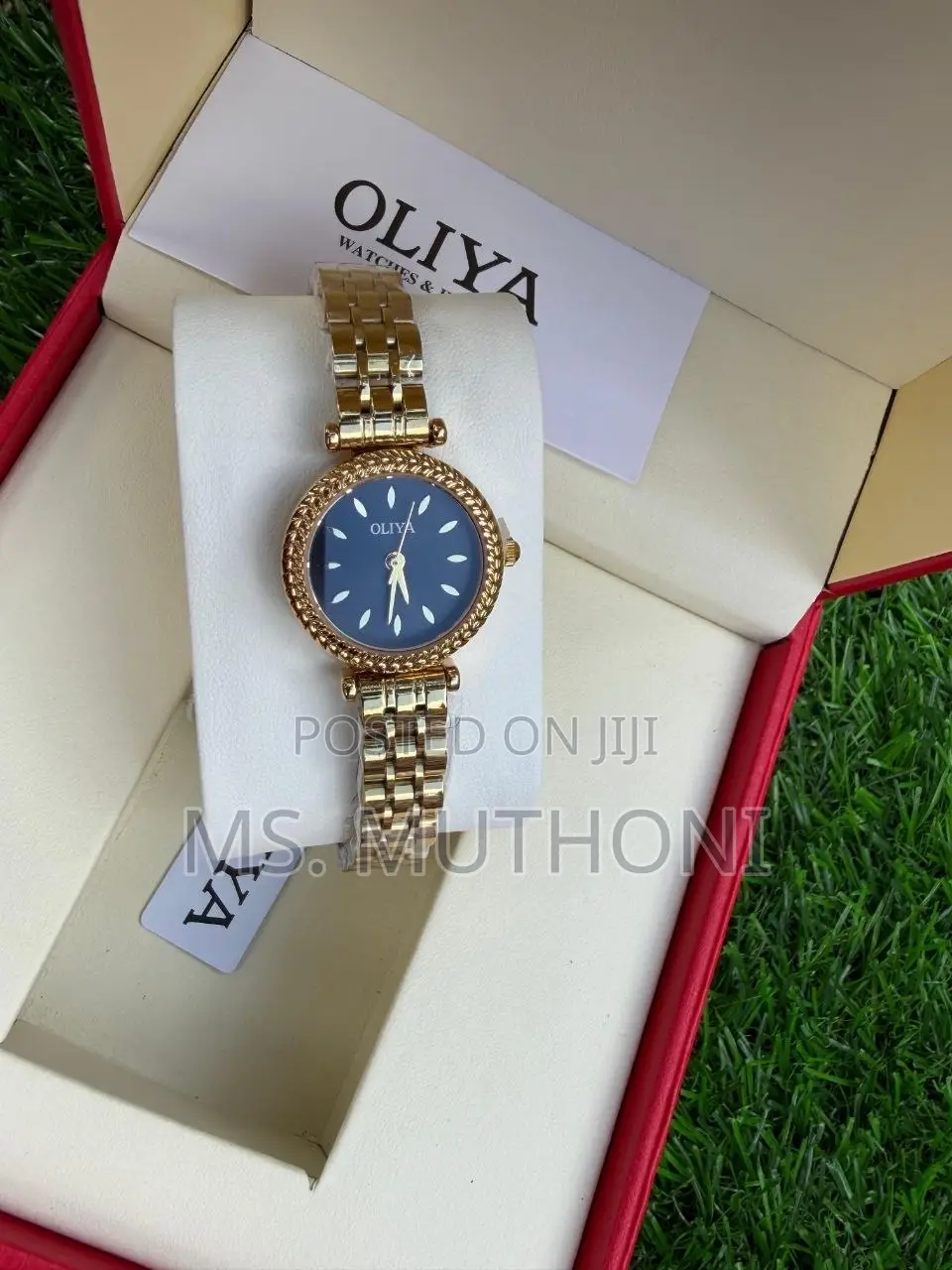 Textured Bezel Gold-Tone Ladies Wristwatch Ladies Watches  *