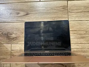 Laptop Apple MacBook Pro 8GB Intel Core i5 SSD 256GB